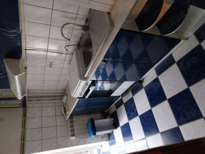 Închiriez apartament cu trei camere   - imagine 5