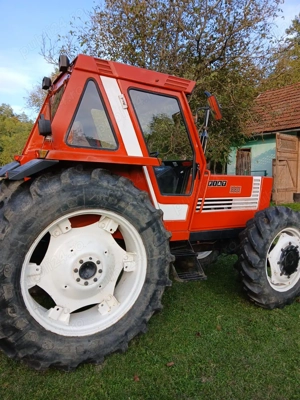 Vând Tractor 880 Fiat 