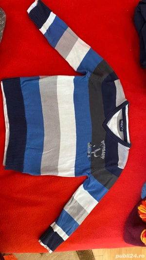 Bluze cu diverse modele inclusiv de craciun copii 3-4 ani