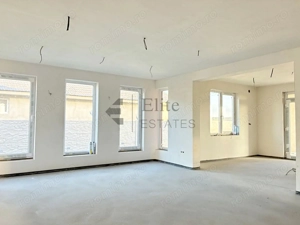 Casa cu 4 camere de vanzare in Cihei