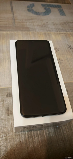 Honor 90,12gb RAM,512GB