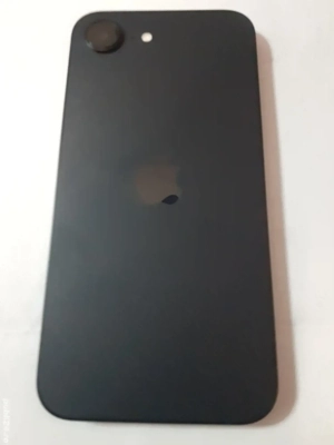 iphone 16e - imagine 3