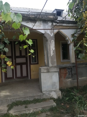 Vând casă batraneasca în Prajesti 77m2,plus 2 anexe gospodărești cu teren 4900m2
