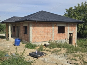 Casa plan parter și beci Barnova  - imagine 3