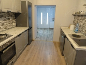 Casa renovata in Galsa, locatie foarte buna, bransamente la toate utilitatile - imagine 11