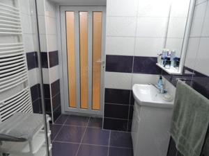 Casa renovata in Galsa, locatie foarte buna, bransamente la toate utilitatile - imagine 13