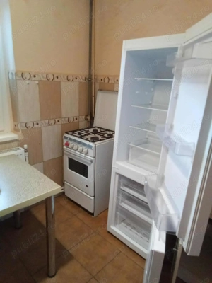 Închiriez apartament.2 camere,decomandat - imagine 7