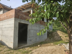 Casa la rosu in cicarlau - imagine 6