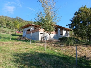 Casa la rosu in cicarlau - imagine 8