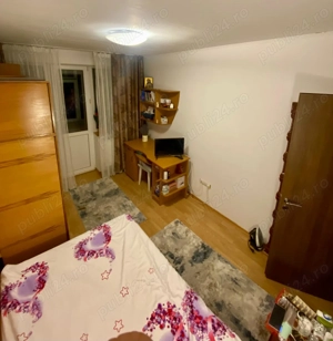 TULCEA Vând schimb ap. 3 camere decomandat   70 mp utili   Str. Isaccei - imagine 4