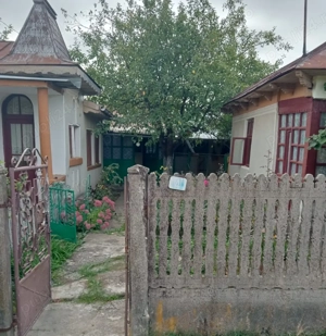 Vând casă la ţară, complet utilată, două locuinţe în curte - imagine 3 Vând casă la ţară, complet utilată, două locuinţe în curte - imagine 3