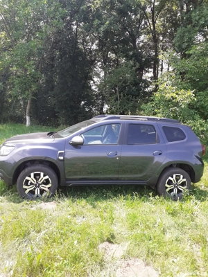 Dacia Duster de garaj cu 5000 Km unic proprietar !! - imagine 2 Dacia Duster de garaj cu 5000 Km unic proprietar !! - imagine 2