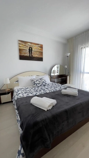 PENTHOUSE 80 m2 + 40 m2 terase 3 camere 2 bai parcare x 2 - imagine 3