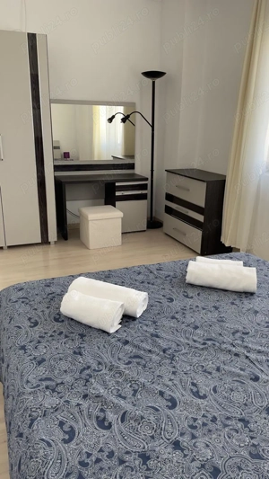 PENTHOUSE 80 m2 + 40 m2 terase 3 camere 2 bai parcare x 2 - imagine 4