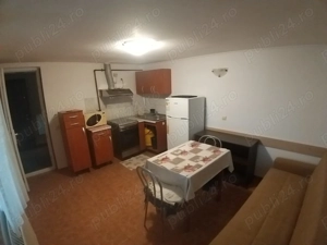 Proprietar, inchiriez studio ( 2 camere ) la curte