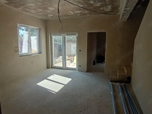 Sanandrei Duplex cu 4 Camere, Drum Asfaltat, Toate Utilitatiile