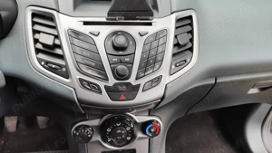 2010 Ford Fiesta 1.25 Benzina 60 CP - imagine 8 2010 Ford Fiesta 1.25 Benzina 60 CP - imagine 8