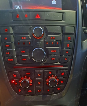 Opel Astra J Sports Tourer - 1.6 benzina - 2015 - Unic Proprietar - imagine 8