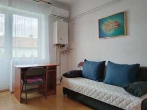 Garsonieră în CENTRU,  cu CT proprie + aer condiționat - imagine 2