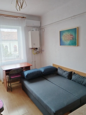 Garsonieră în CENTRU,  cu CT proprie + aer condiționat - imagine 3