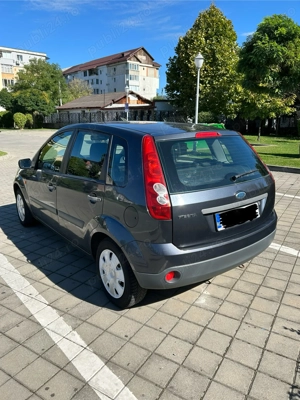 Vând Ford Fiesta 
