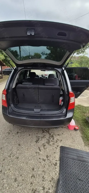 Kia Carens  - imagine 4