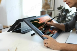 Huion KAMVAS Pro 22 Predare Personala Doar in Timisoara - imagine 1