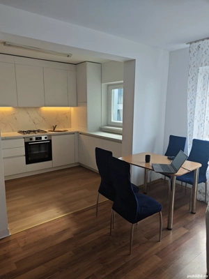 Inchiriez apartament zona Vivo