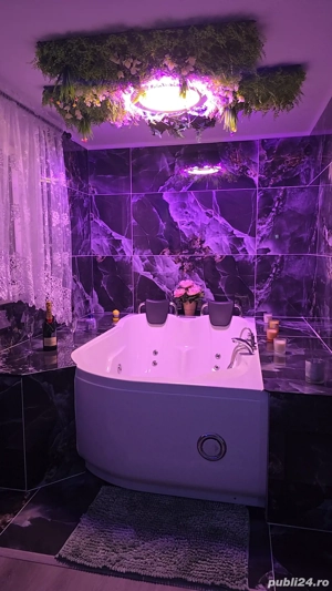 Camera regim hotelier cu jacuzzi în vila parcare privata. Se închiriază tot nivelul de jos 80m - imagine 6