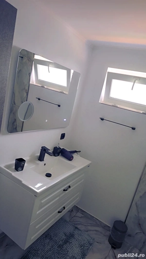 Camera regim hotelier cu jacuzzi în vila parcare privata. Se închiriază tot nivelul de jos 80m - imagine 4