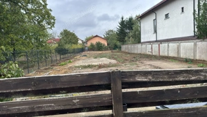 Teren de vânzare 1.110 mp   Săftica, aproape de pădure, cu autorizație construcție