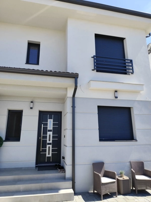 Proprietar vând duplex unit prin CT în Chișoda