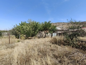 Vânzare casă bătrânească la poalele Munților Măcin   1000 mp teren, 5 camere, vedere panoramică - imagine 7