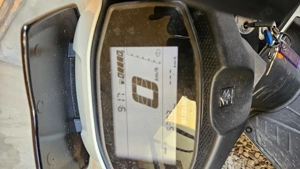 Scuter Suzuki 125 cc - imagine 3 Scuter Suzuki 125 cc - imagine 3