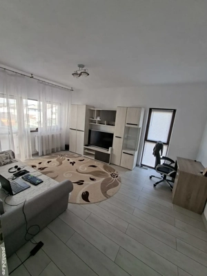 Proprietar, vand apartament cu 2 camere in Sanpetru