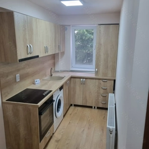 Apartament 3 camere  de Inchiriat disponibil din mai
