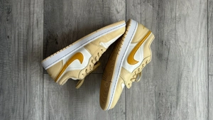 Nike  Air Jordan  - imagine 3