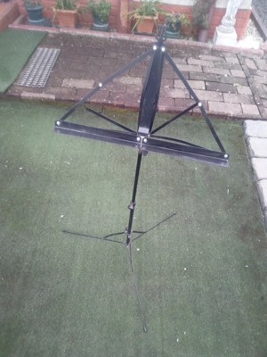 Vând suport portativ metalic,pliabil