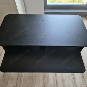 Stand deskopt reglabil SH .. poate fi folosit pentru a lucra in picioare la calculator . Se aseaza p