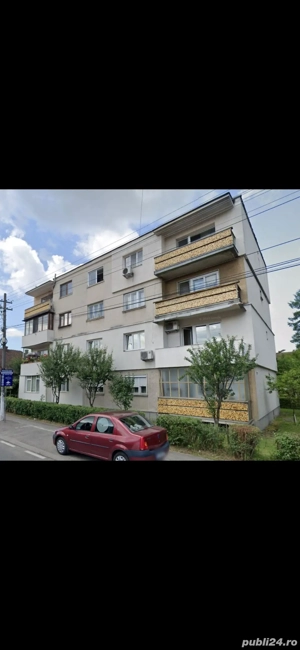 Proprietar vând apartament decomandat 90 mp - 3 camere în Brad 