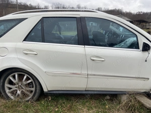 Dezmembrez Mercedes ML 320 CDI 4Matic  - imagine 3
