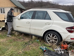 Dezmembrez Mercedes ML 320 CDI 4Matic  - imagine 5