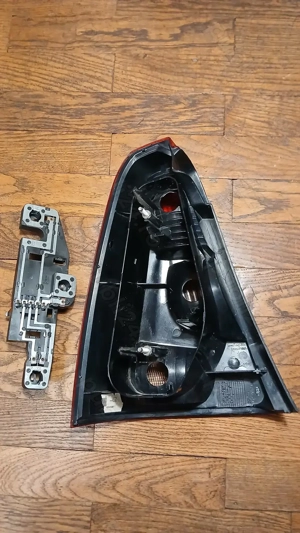 LAMPA STOP LOGAN - dreapta - semnal clar - imagine 2