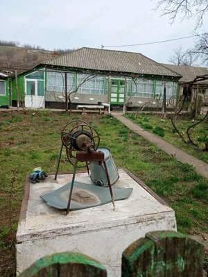 Casă bătrânească cu teren  - imagine 4 Casă bătrânească cu teren  - imagine 4