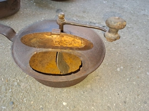 prajitor cafea foarte vechi - imagine 2