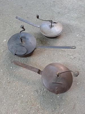 prajitor cafea foarte vechi