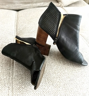 Botine din piele naturala fina,culoare neagra, marca Geox, marime 38  - imagine 4