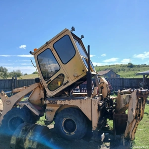 Dezmembtez Buldoexcavator 