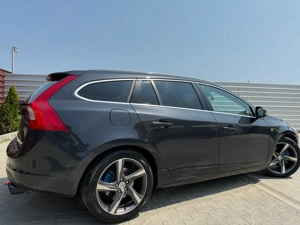 VOLVO v60 D5 euro 5 205cai - imagine 4