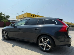 VOLVO v60 D5 euro 5 205cai - imagine 7